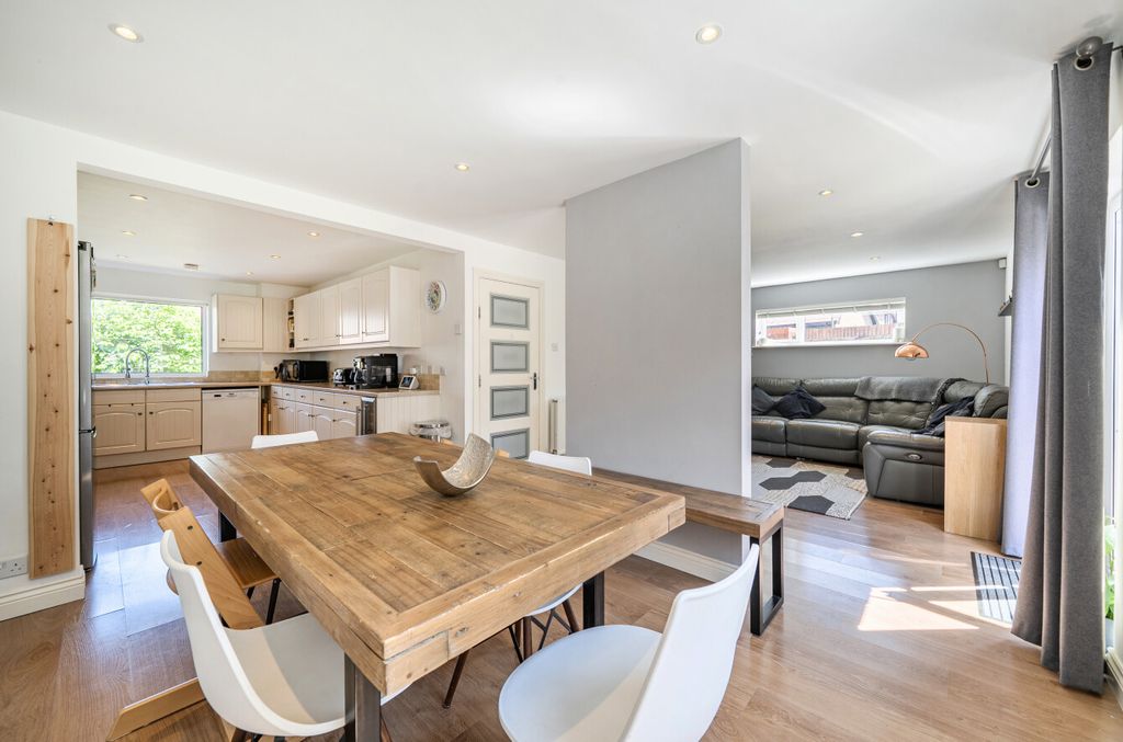 Property photo 2 of 16 1482332-24-6A47B5...