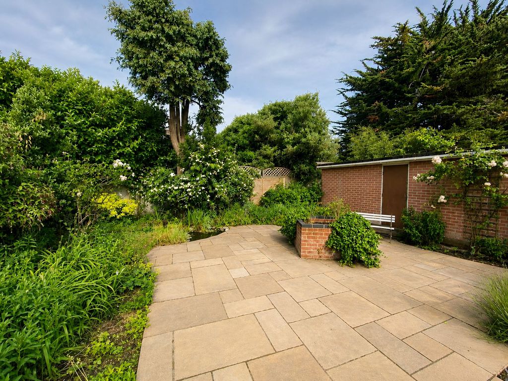 Property photo 3 of 18