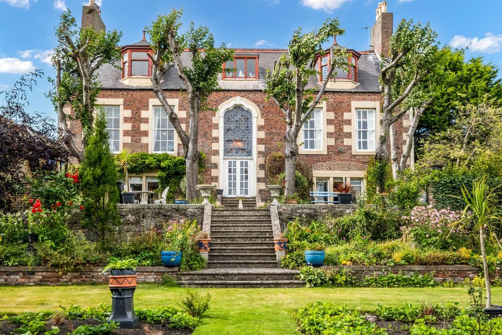 Property photo 1 of 74