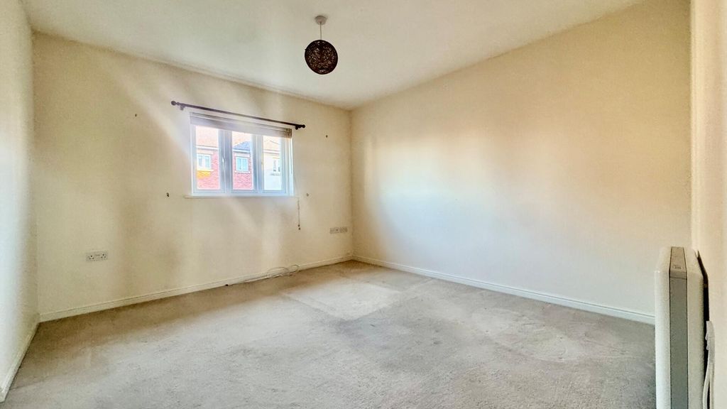 Property photo 2 of 13 Bedroom