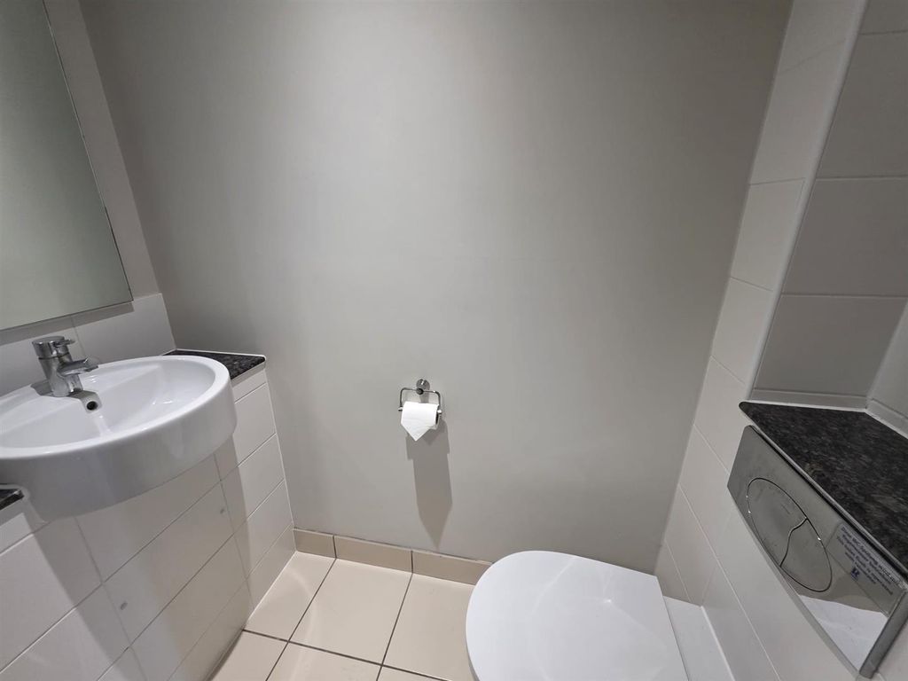 Property photo 3 of 11 W/C