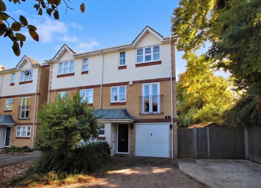 Property photo 1 of 8