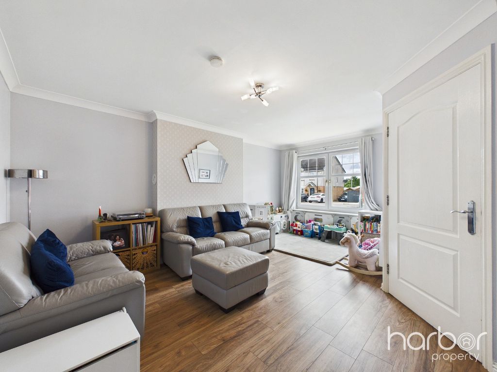 Property photo 2 of 17 5208194