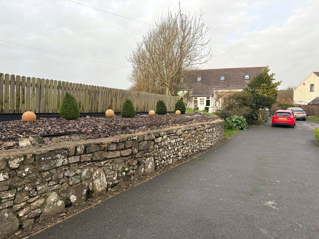 Property photo 3 of 26 Picture No. 02