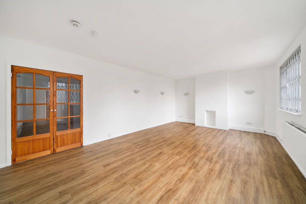 Property photo 2 of 8 Photo 2