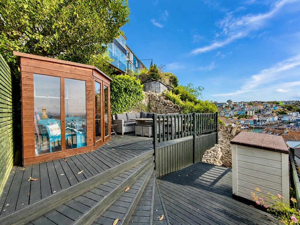 Property photo 3 of 20 Harbour Terrace.Png