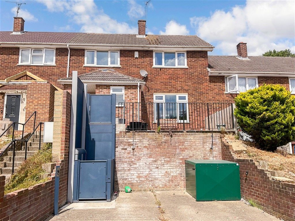 Property photo 1 of 8 Front