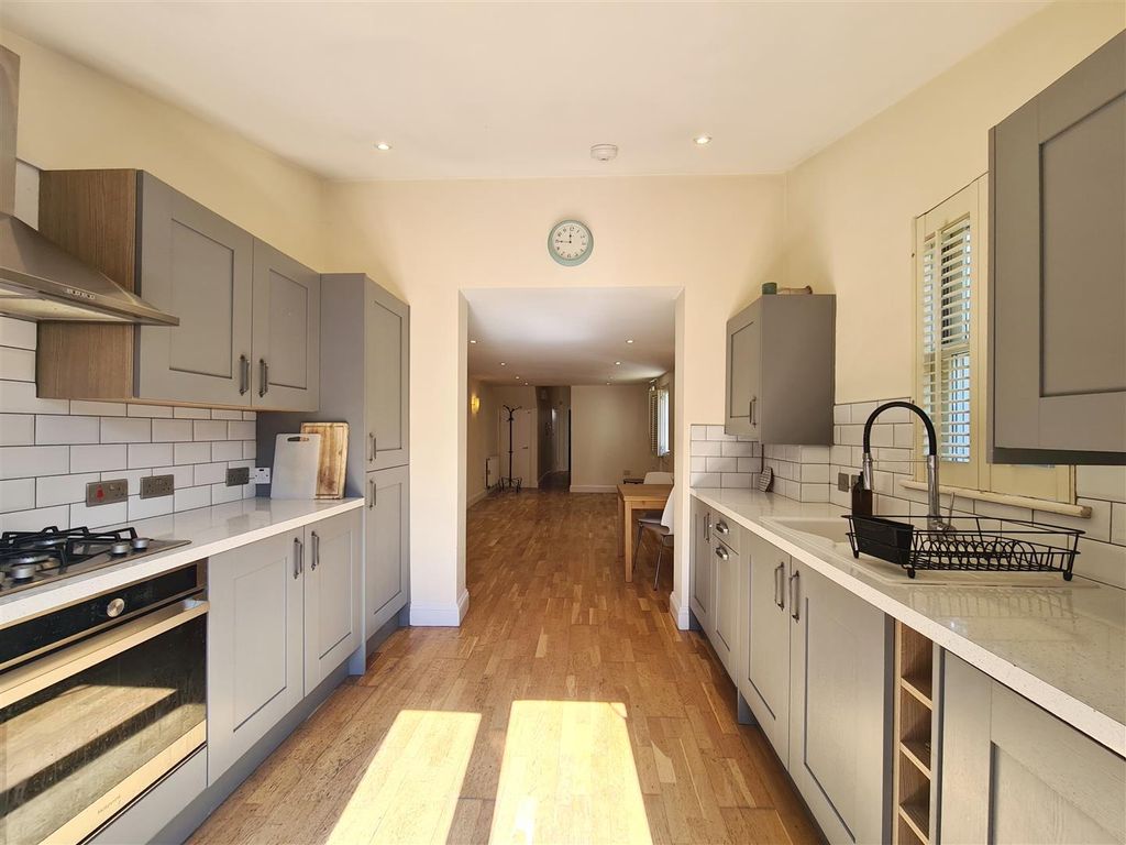 Property photo 1 of 10 Eden Harper Maplestead Road