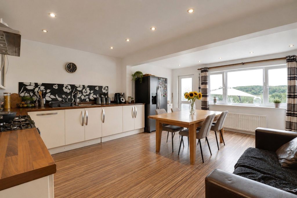 Property photo 1 of 18 Picture No. 08