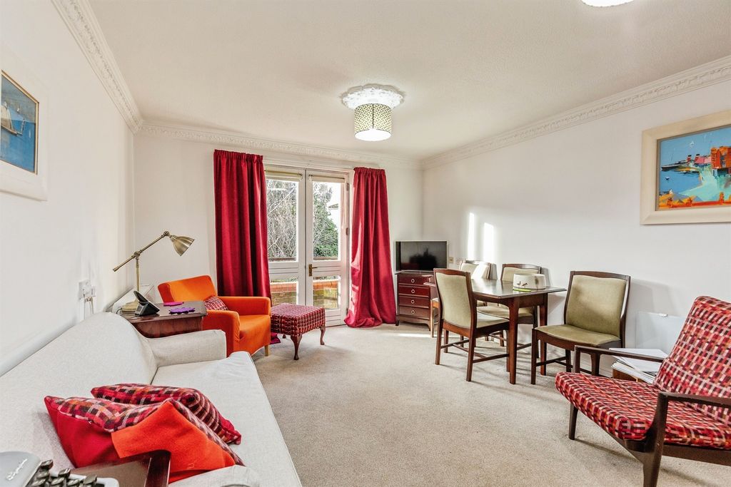 Property photo 2 of 10