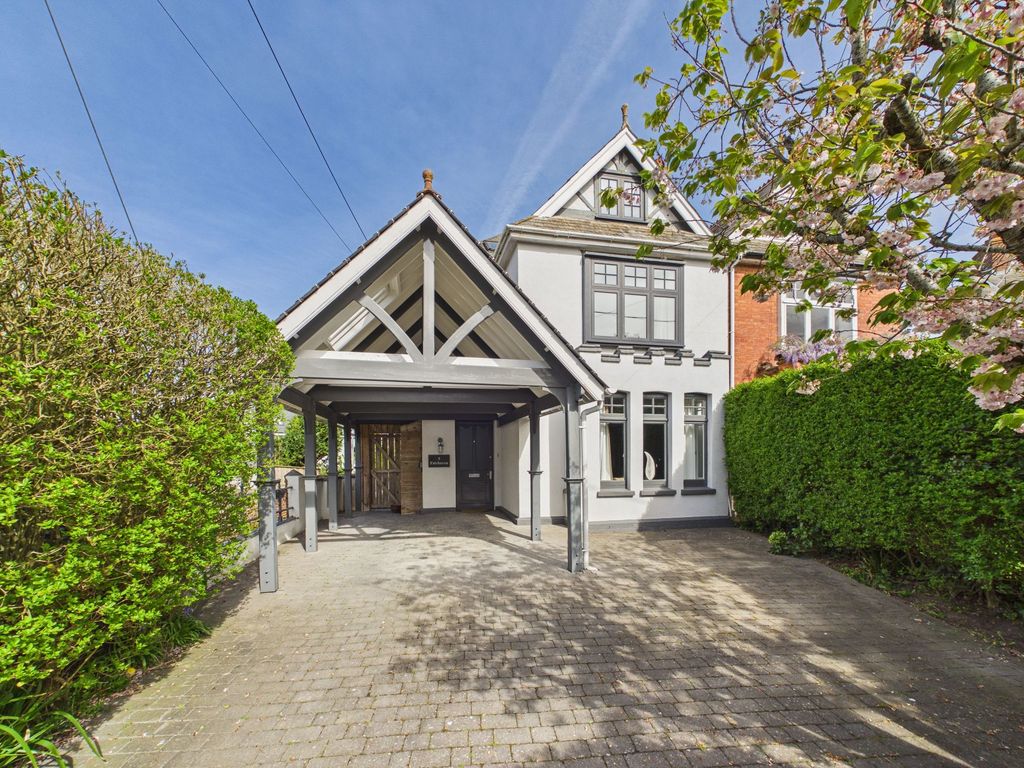 Property photo 1 of 19