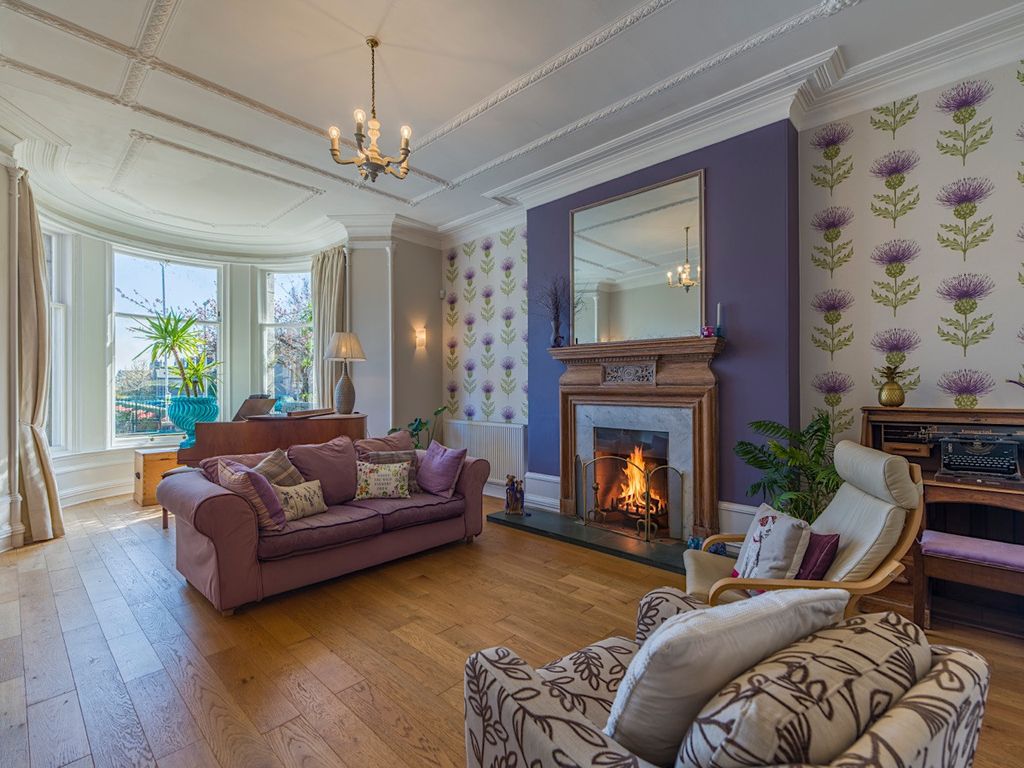 Property photo 2 of 25