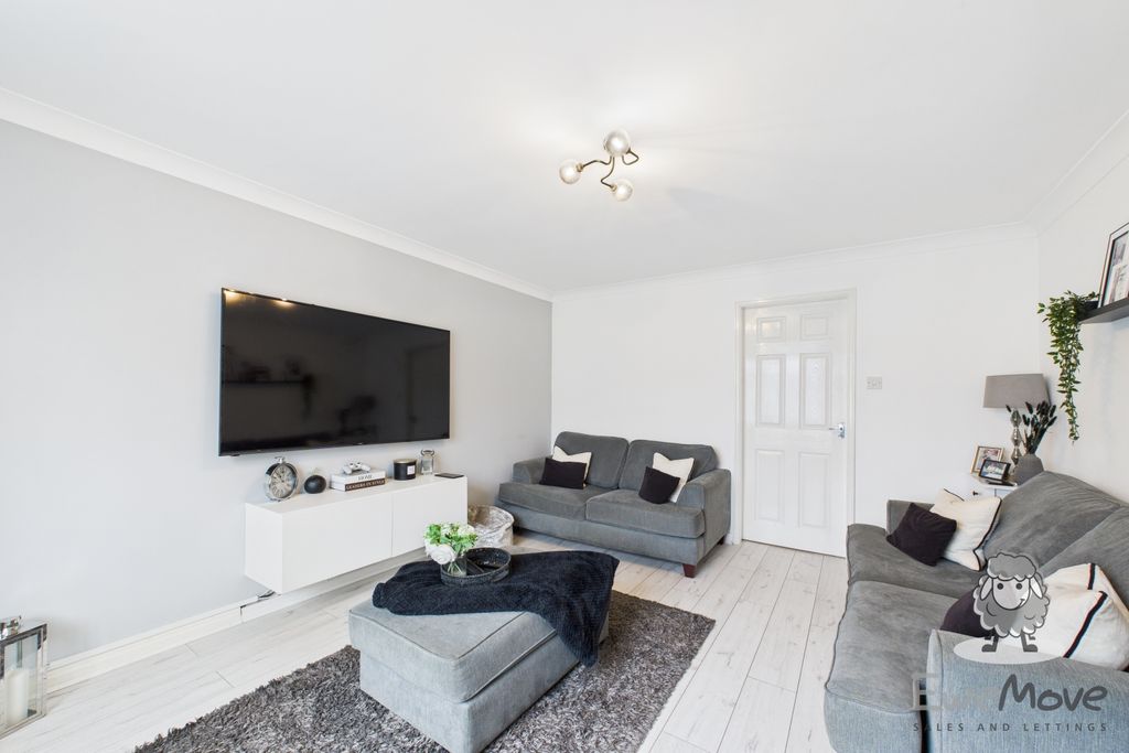 Property photo 3 of 12 13