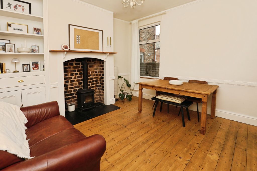 Property photo 3 of 12 Dining Room