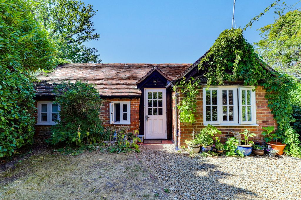 Property photo 2 of 27