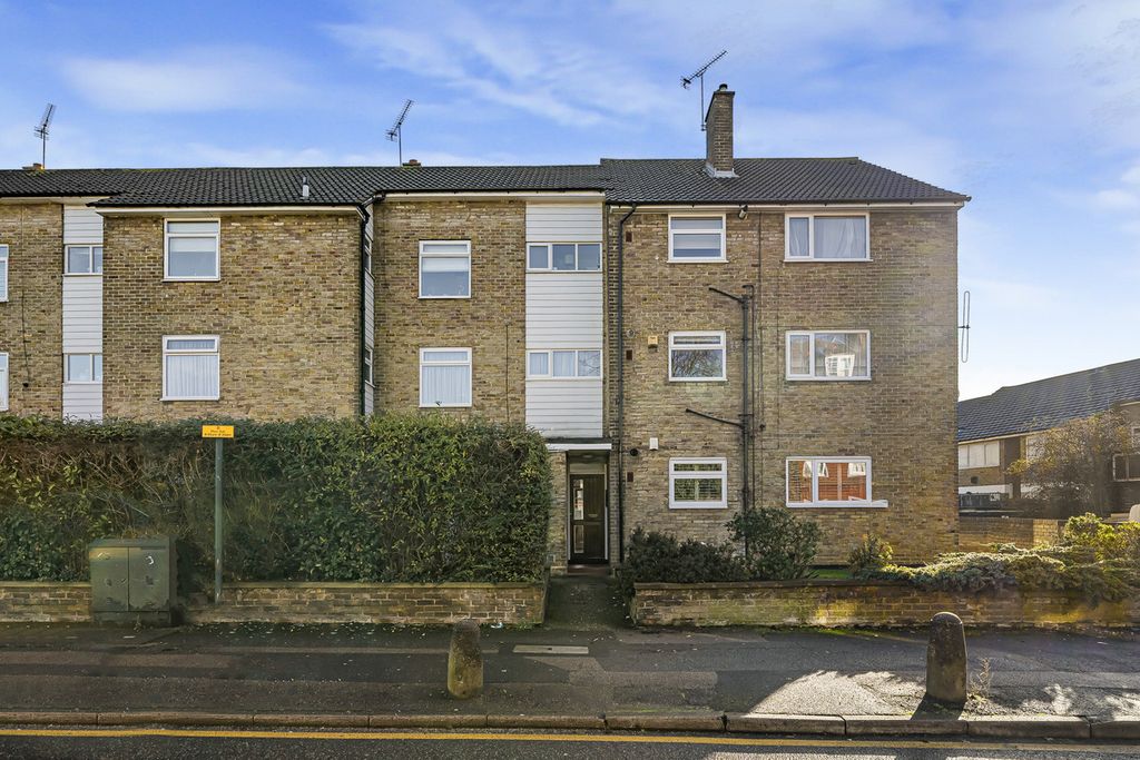 Property photo 3 of 18