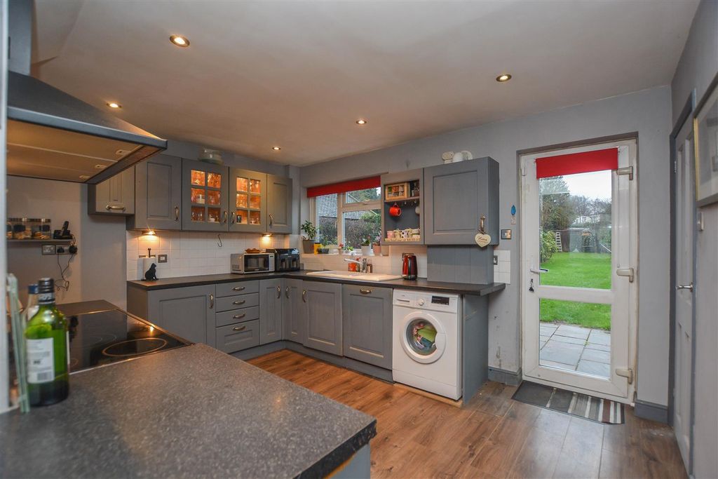Additional image 5 of 3 bed detached house for saleOrchard Lane, Pilgrims Hatch, Brentwood CM15