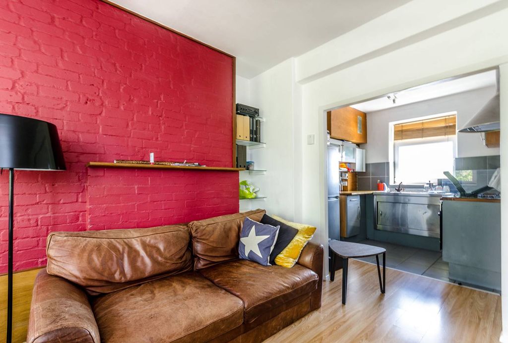 Property photo 1 of 6