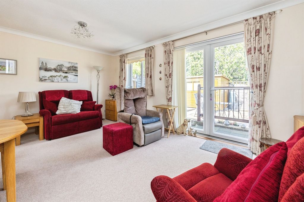 Property photo 2 of 17