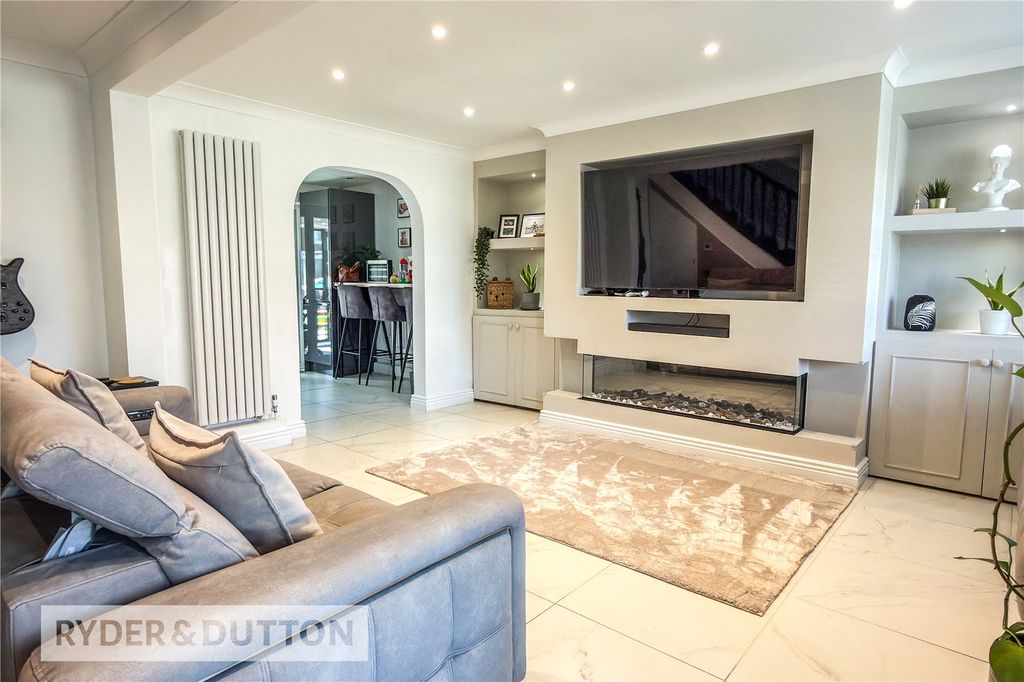 Property photo 1 of 20 Loung