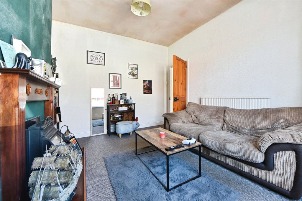 Property photo 3 of 19 Picture No. 24