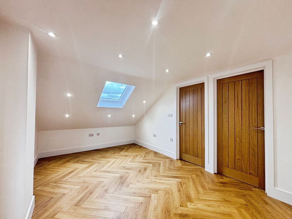 Property photo 2 of 25 Pbox-Img.Jpg
