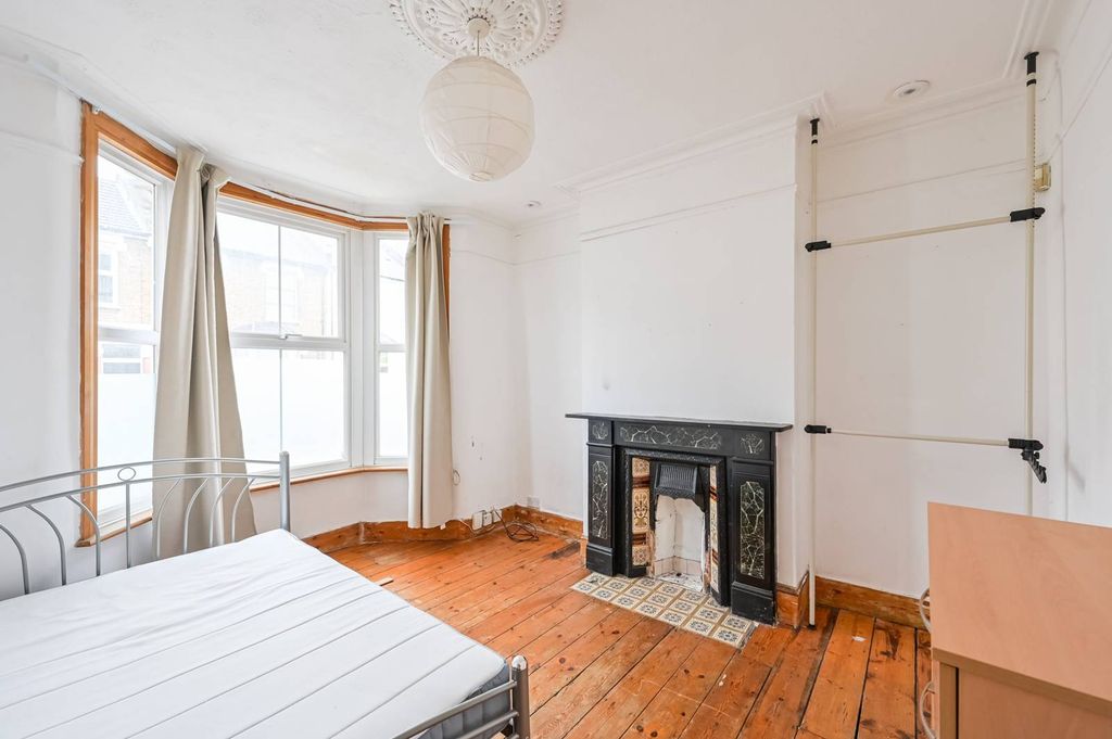 Property photo 2 of 17