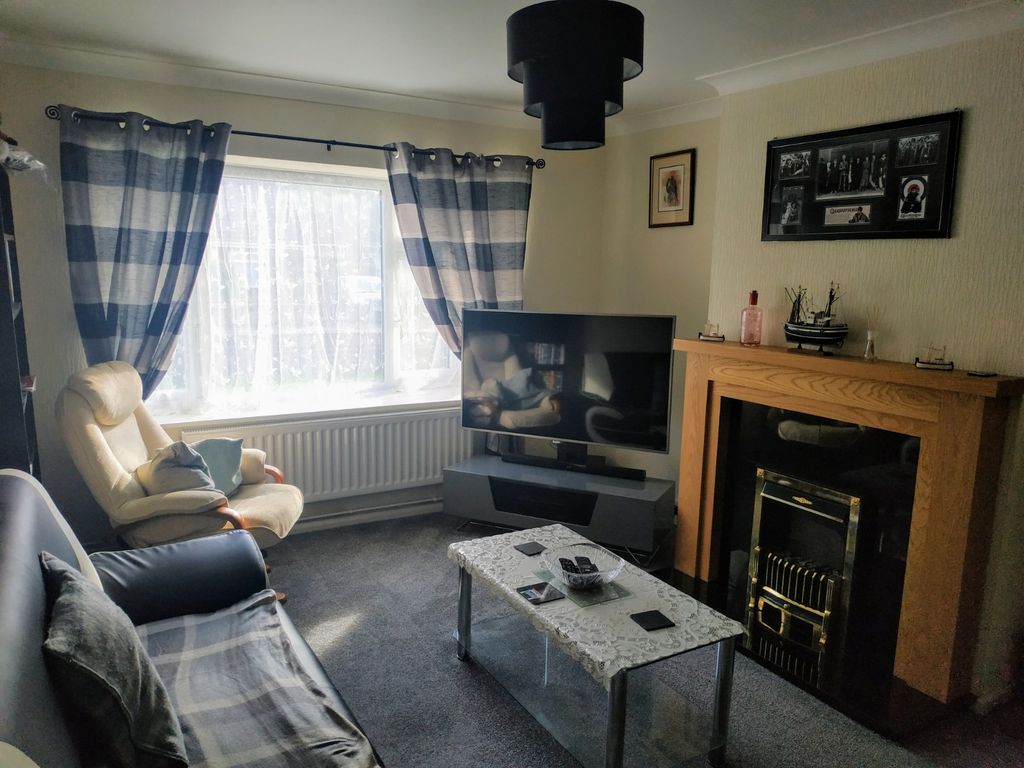 Property photo 2 of 6 Living Room