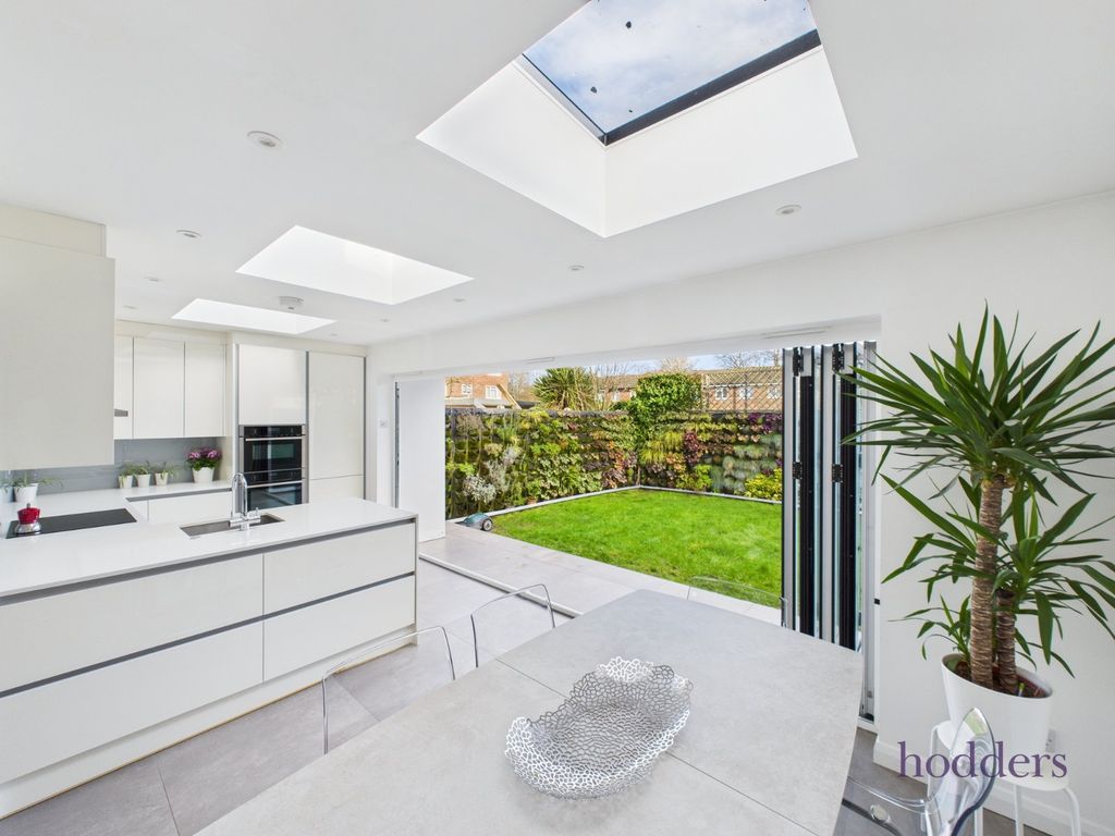 Property photo 3 of 27 Picture No. 37