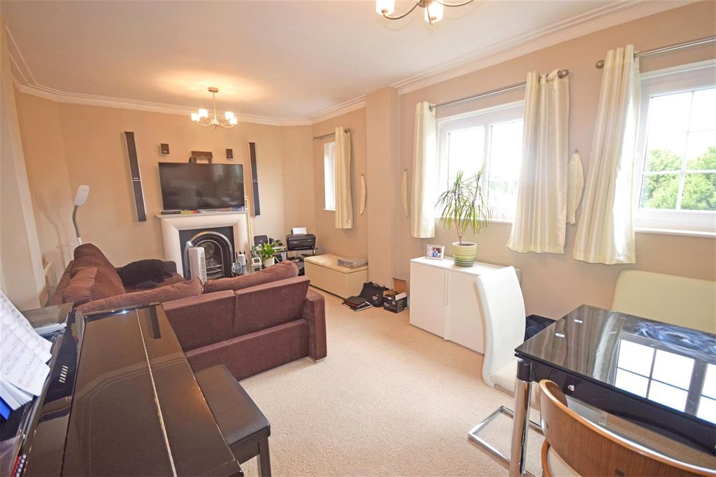 Property photo 2 of 9 Picture No. 25