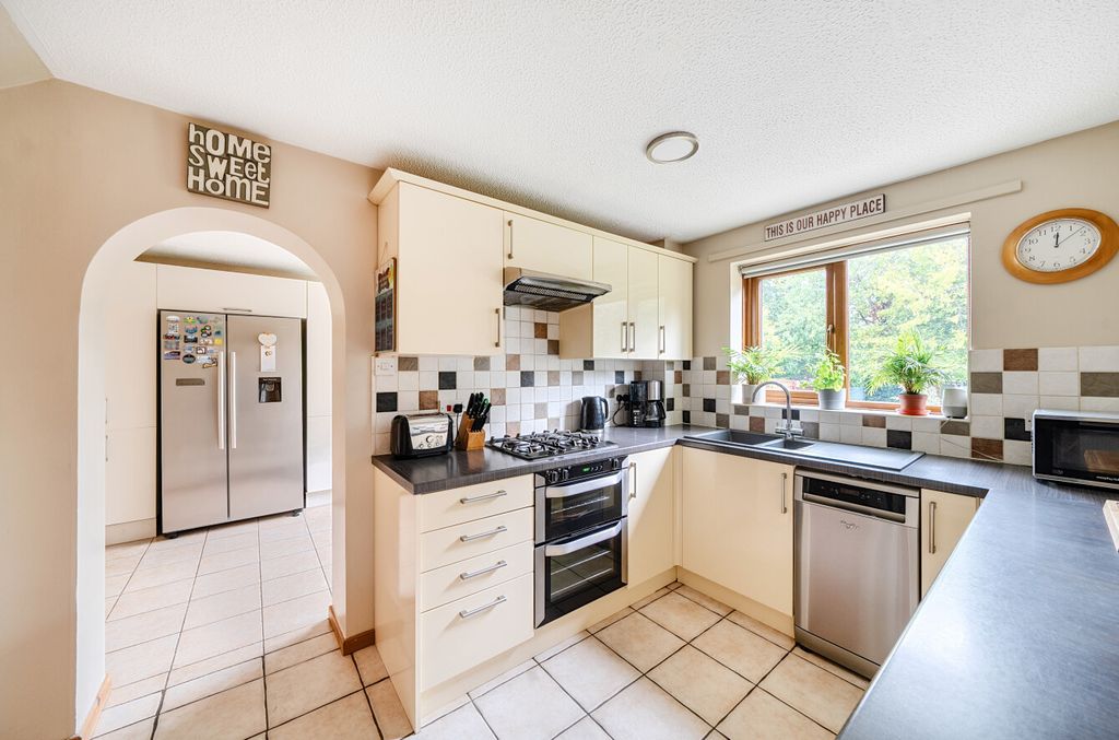 Property photo 2 of 19 1348776-9-68B9d1c...