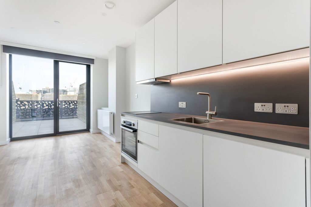 Property photo 3 of 10 Kitchen (Example)