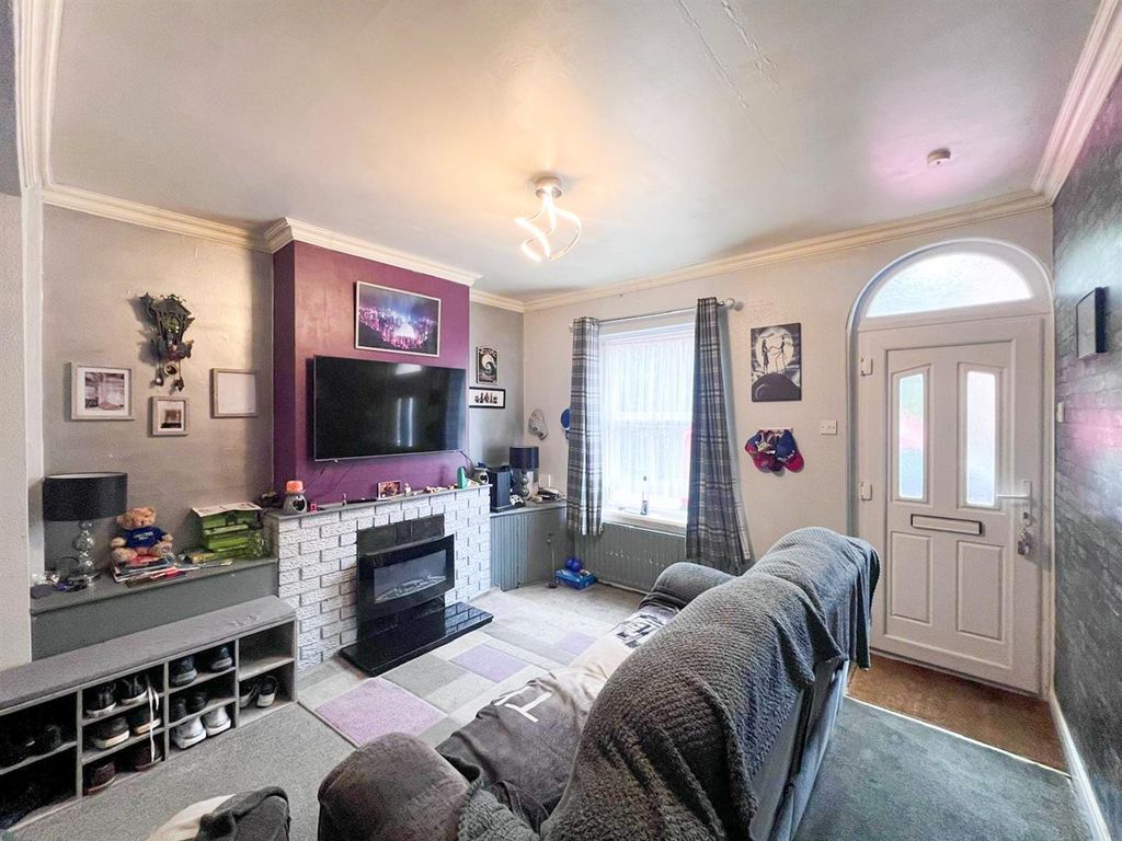 Property photo 2 of 14 Sitting Room