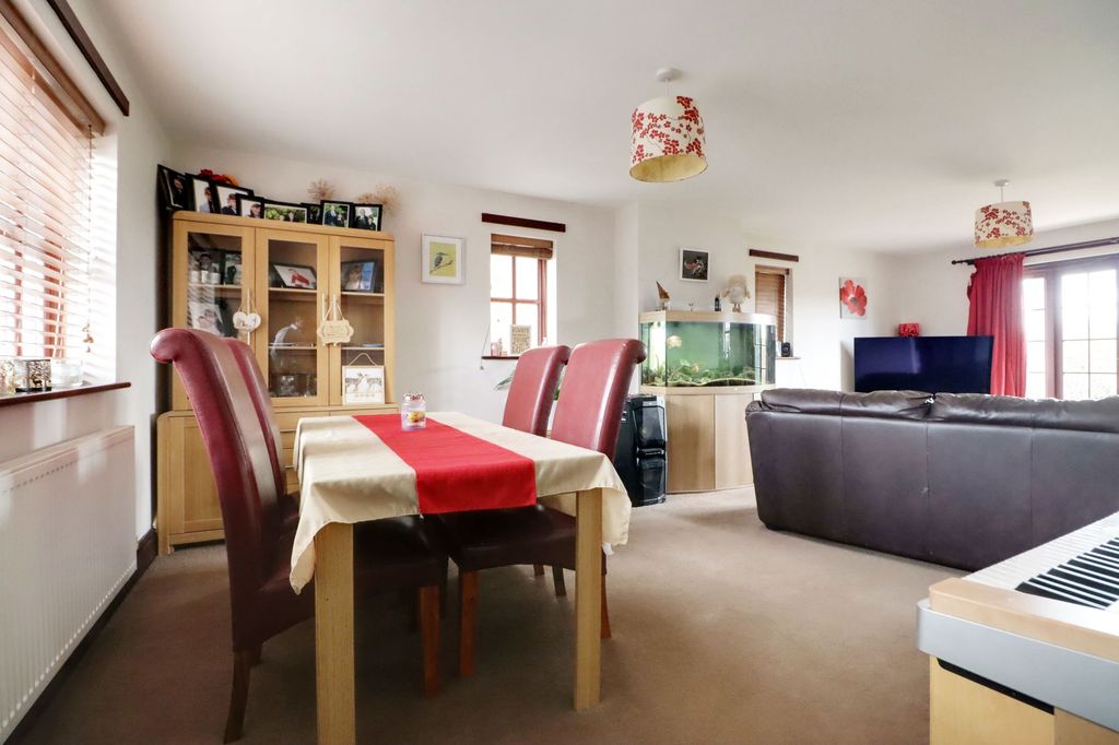 Property photo 3 of 22