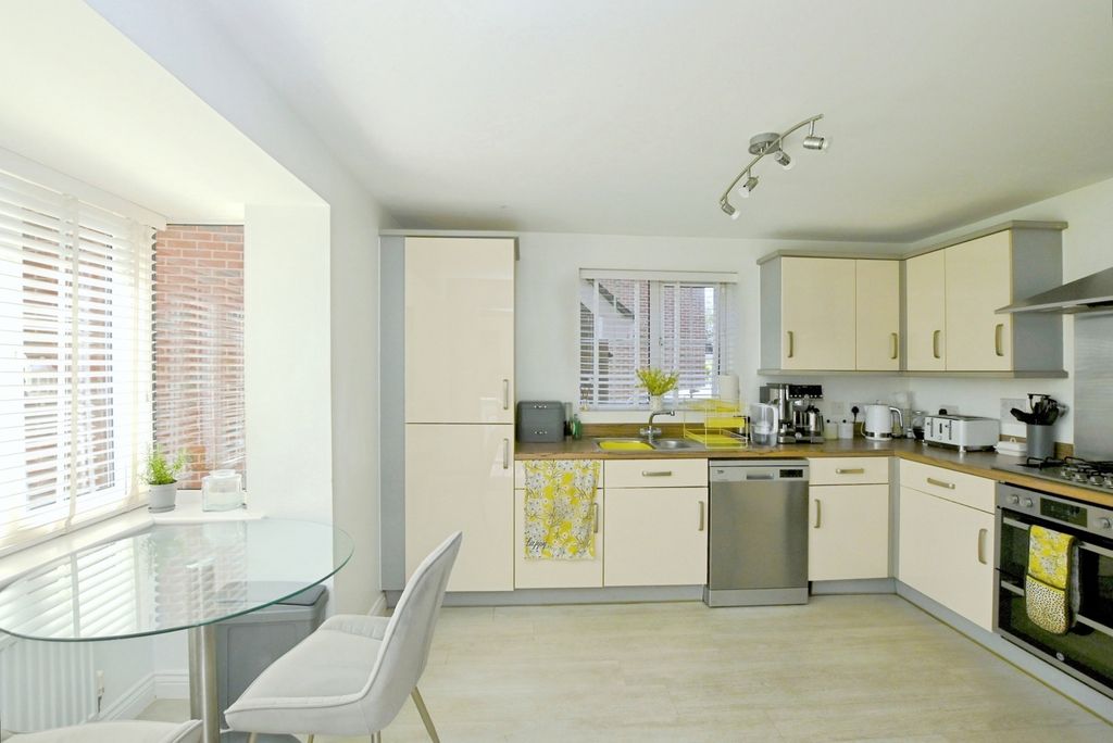 Property photo 3 of 20 Pbox-Img.Jpg