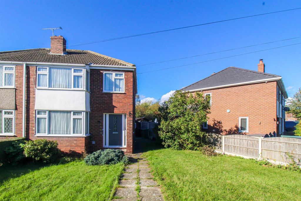 Property photo 1 of 11