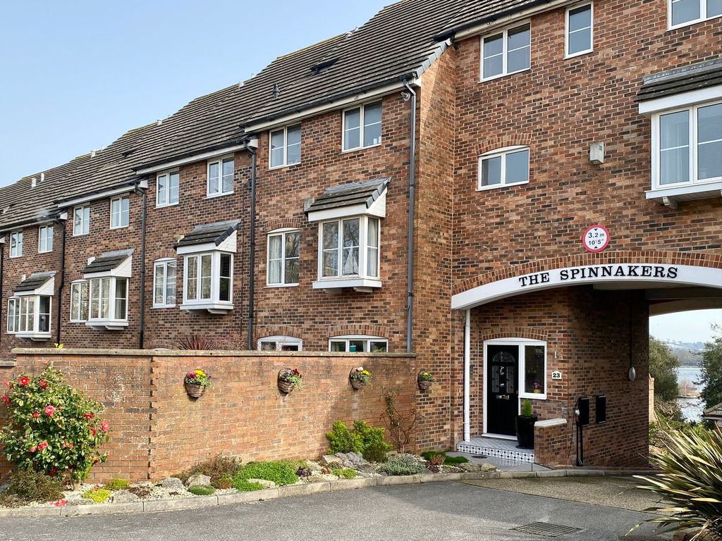 Property photo 2 of 30