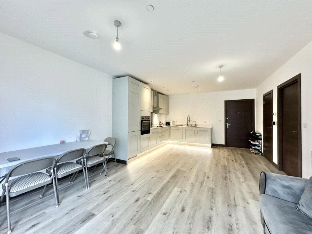 Property photo 2 of 10 Lounge/Kitchen