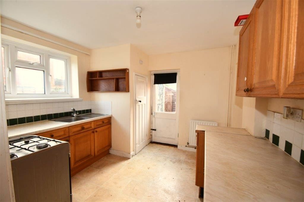 Property photo 2 of 10 Kitchen