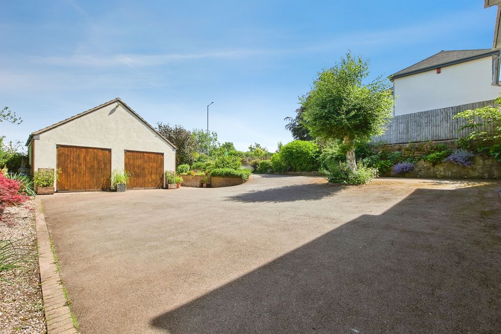 Property photo 3 of 30
