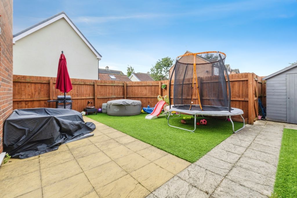 Property photo 2 of 17