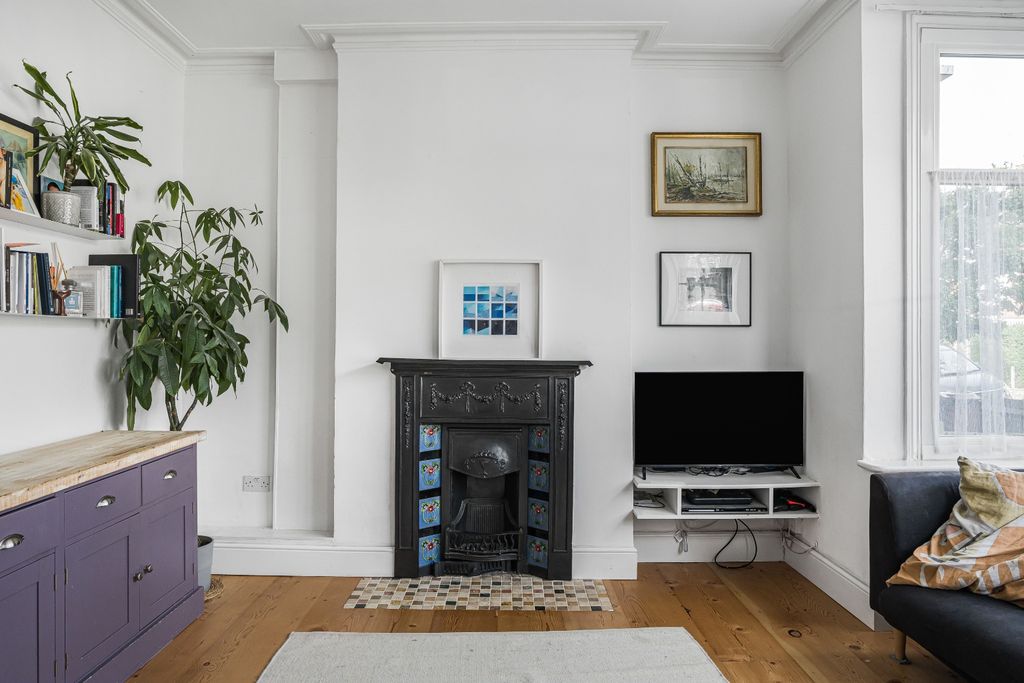 Property photo 2 of 24 5703021