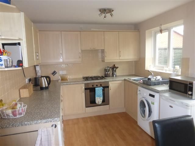 Property photo 2 of 7 Kitchen