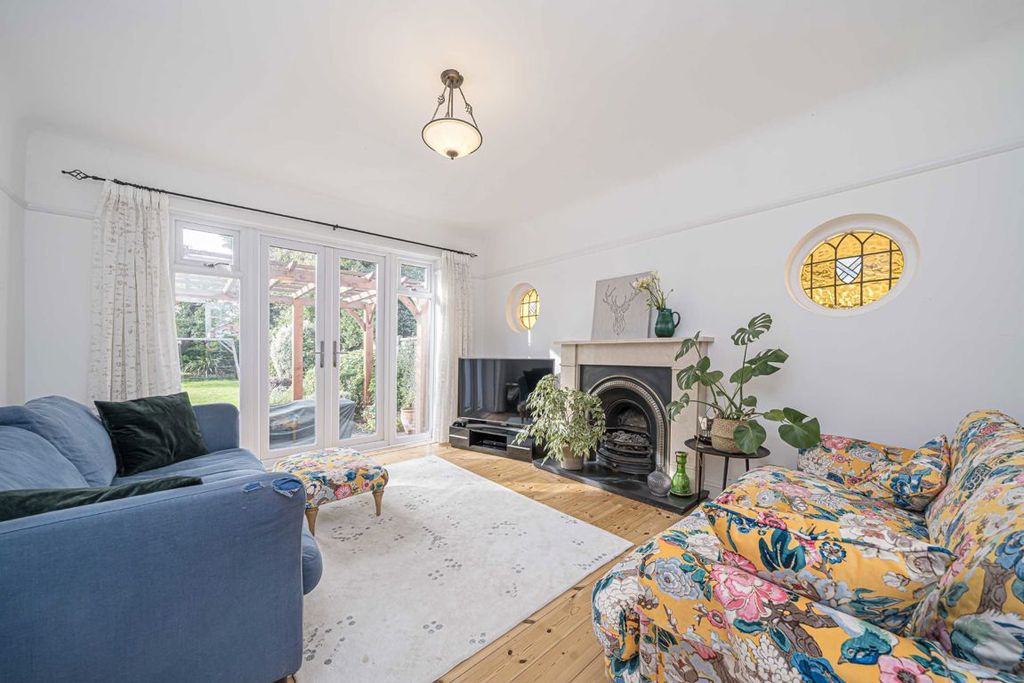 Property photo 2 of 9