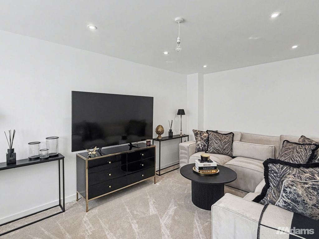 Property photo 3 of 23