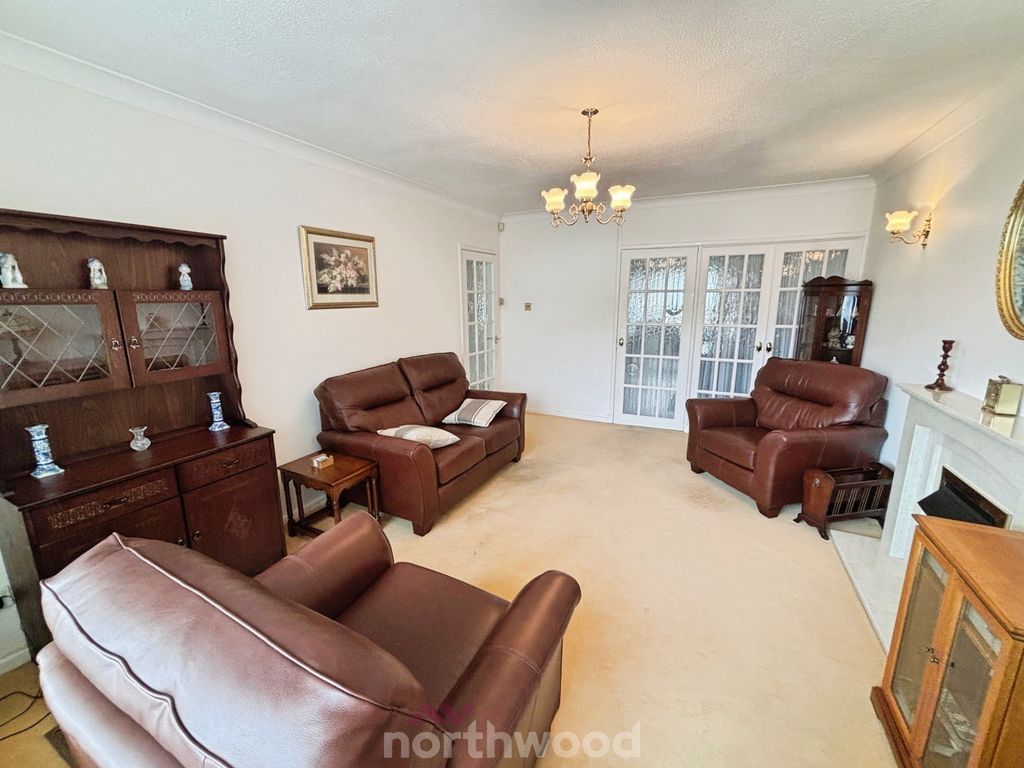 Property photo 2 of 21