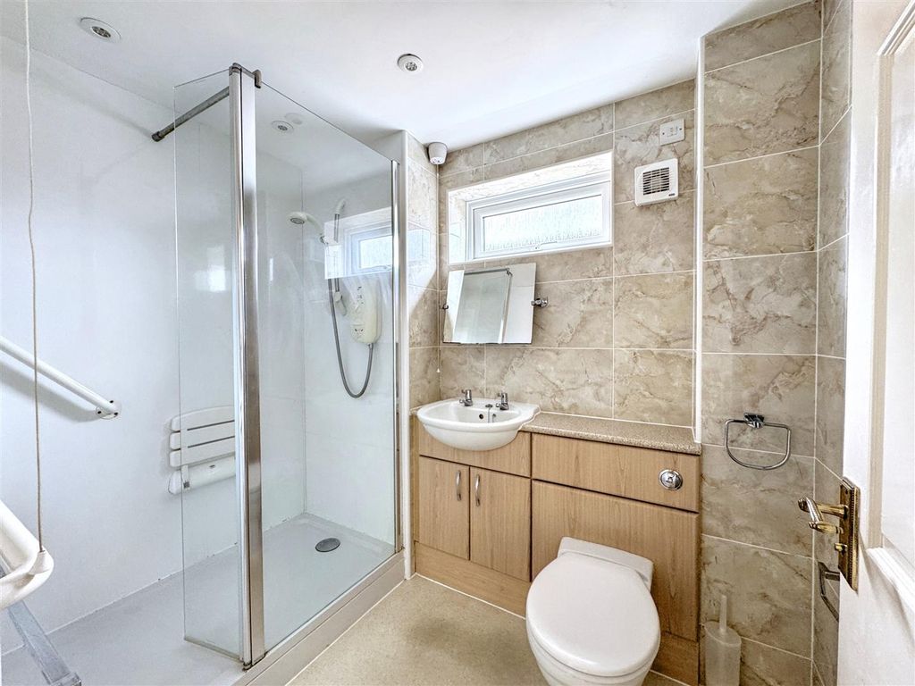 Property photo 3 of 8 Bath Marl45.Jpg