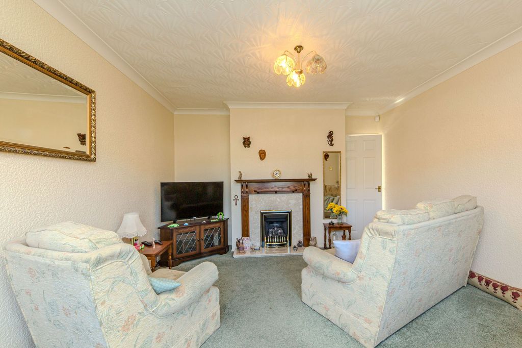 Property photo 2 of 24