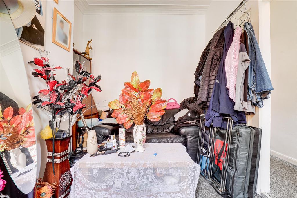 Property photo 2 of 16 Img_1263-Img_1267.Jpg