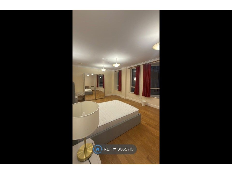 Property photo 1 of 8 Bedroom 1 Angle 2